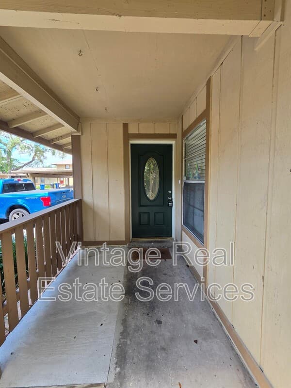 Brandon House: 851 Creekway Ct