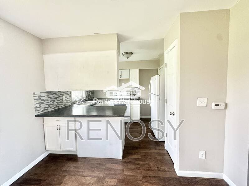 Des Moines House: 4924 Madison Ave