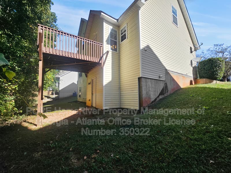 Covington House: 70 Cinnamon Oak Cir