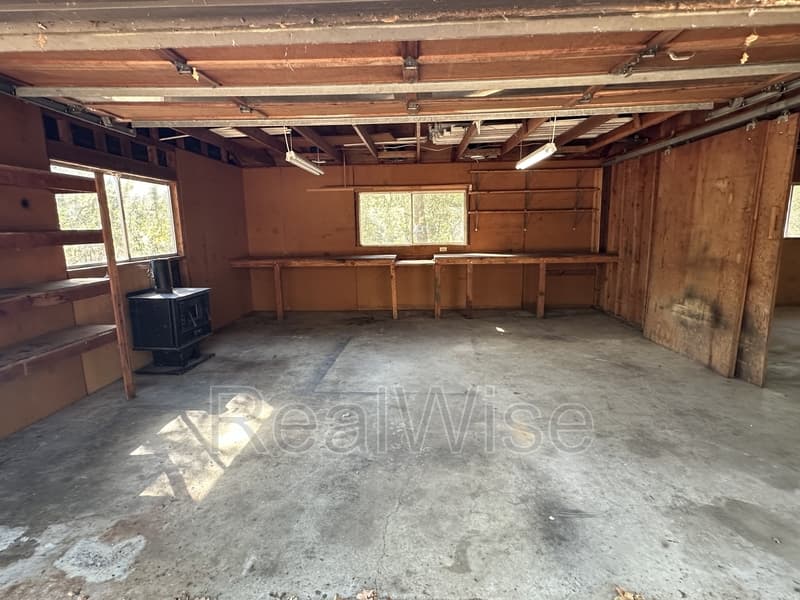 Rogue River House: 2978 E Evans Creek Rd