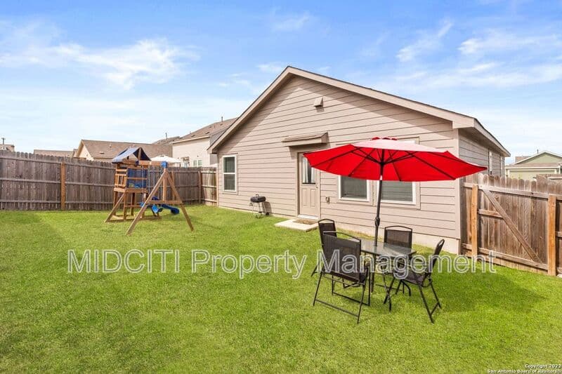 San Antonio House: 130 Expedition Way
