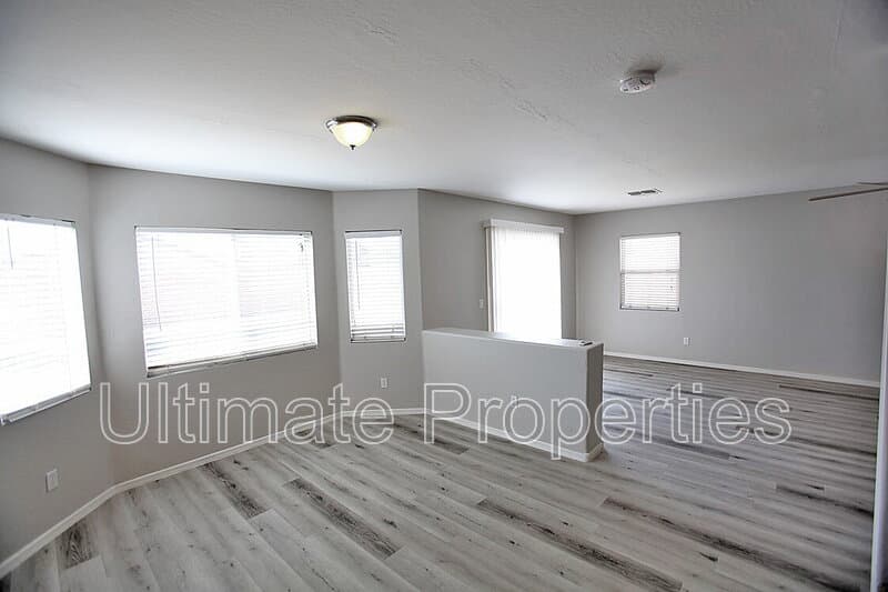 El Mirage House: 12413 W Willow Ave