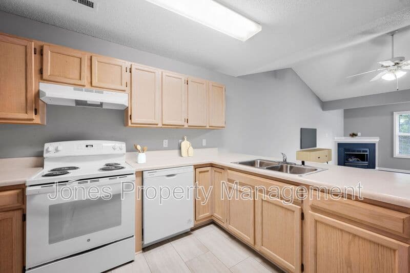 GASTONIA Condo: 1518 Union Road
