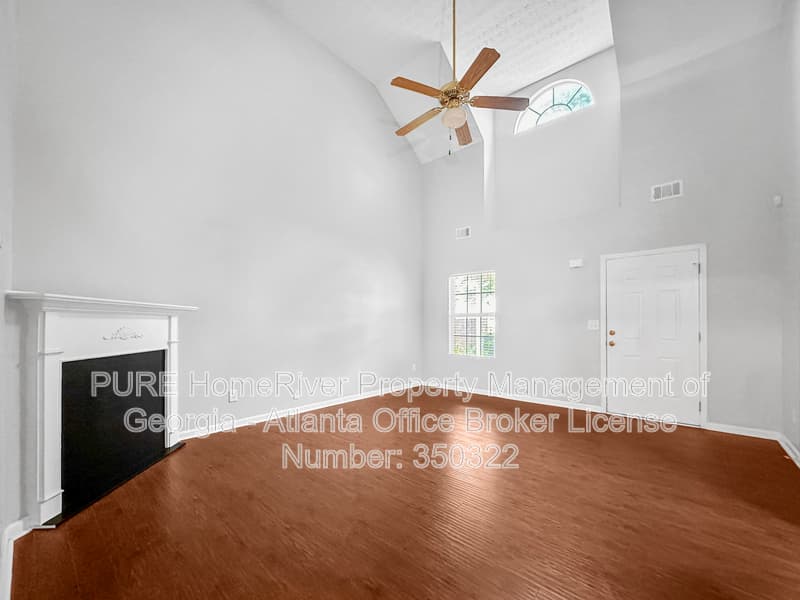 Jackson House: 112 Tyler Way