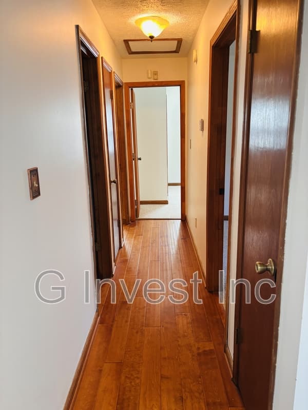 College Park House: 2795 Foxhall Lane N