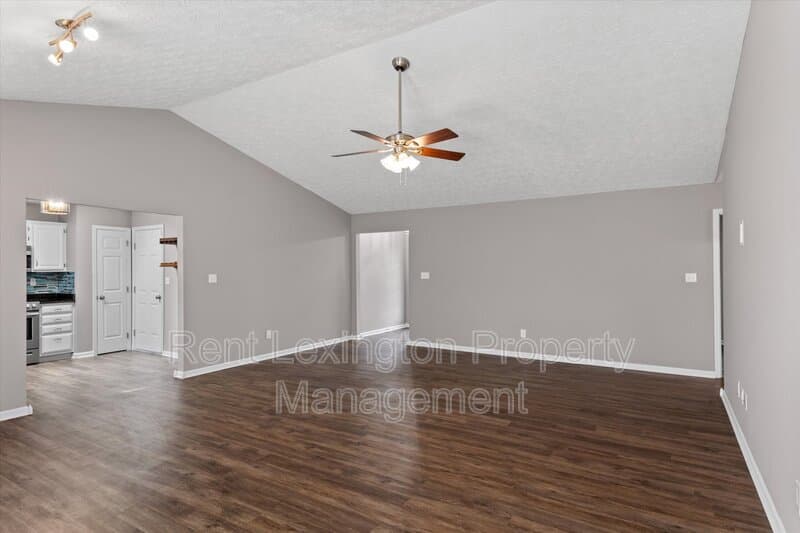 Lexington House: 3534 Cave Hill Place