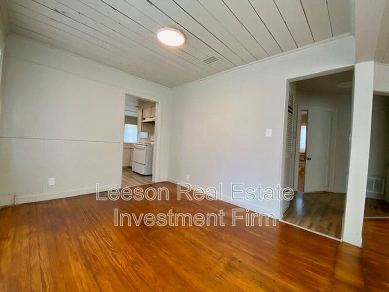 Shreveport House: 1416 Natalie Street
