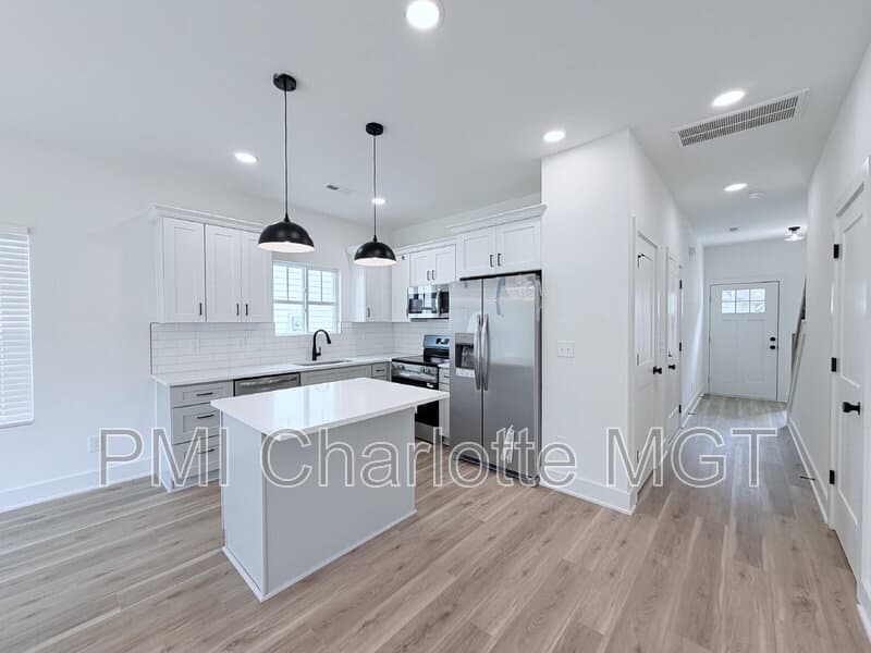Charlotte Townhome: 7521 Lawyers Road