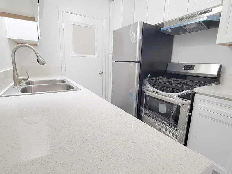 Escondido Townhome: 1060 E Washington Ave
