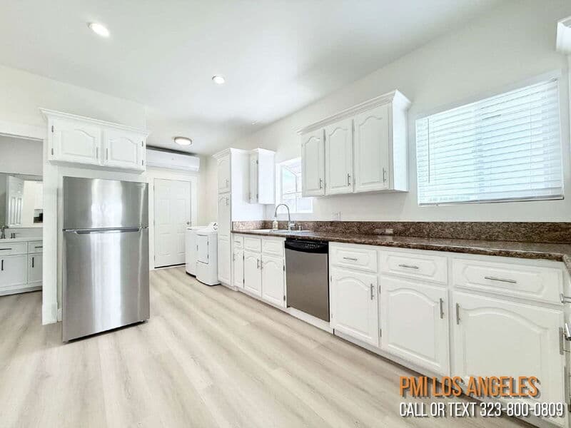 Los Angeles House: 1313 West 84th Place