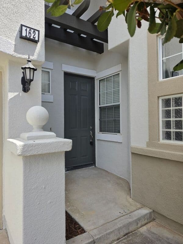 Rancho Santa Margarita House: 162 Seacountry Lane -