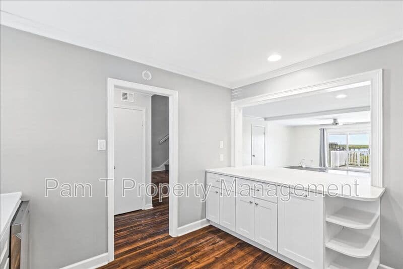 Savannah Townhome: 12502 Apache Ave