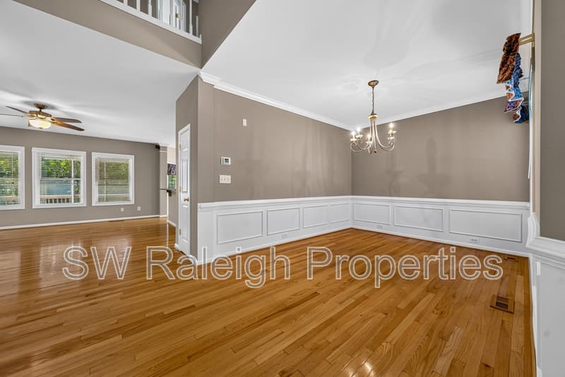 Apex House: 1412 Willow Leaf Way