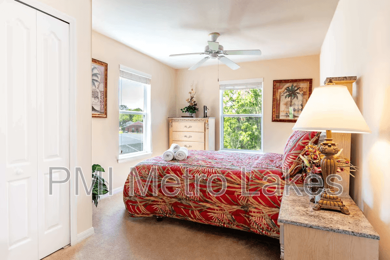 Davenport House: 194 Blue Jay Way
