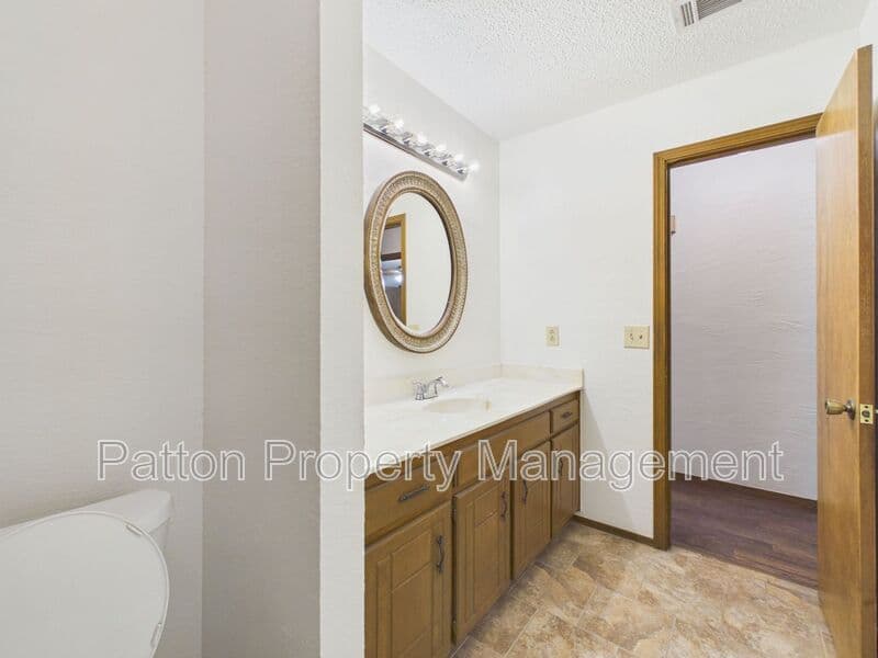 Amarillo House: 5707 Autumn Place