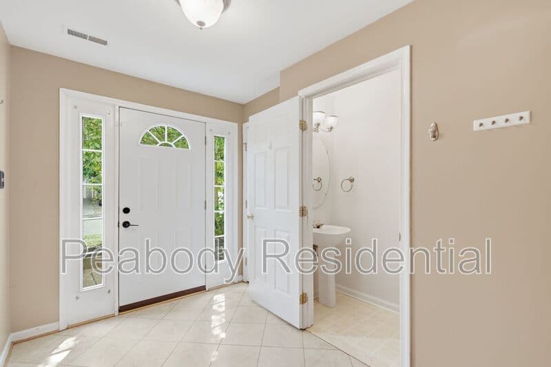Sterling House: 46670 Cavendish Sq
