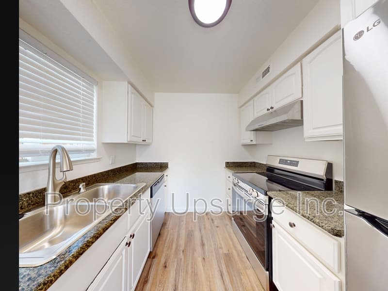 Marysville Condo: 1340 Hobart Drive - D