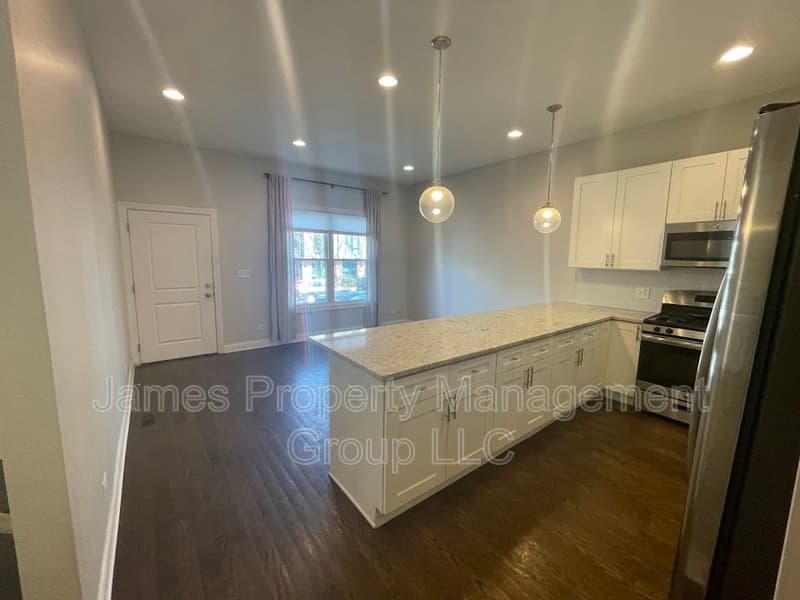 Chicago Condo: 2511 W Cortland St - 1