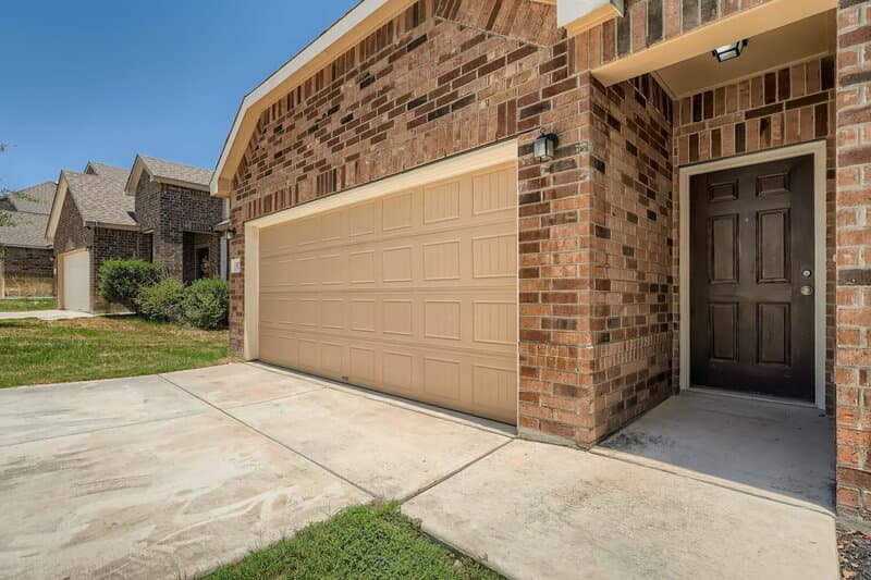San Antonio House: 13927 Laurel Branch