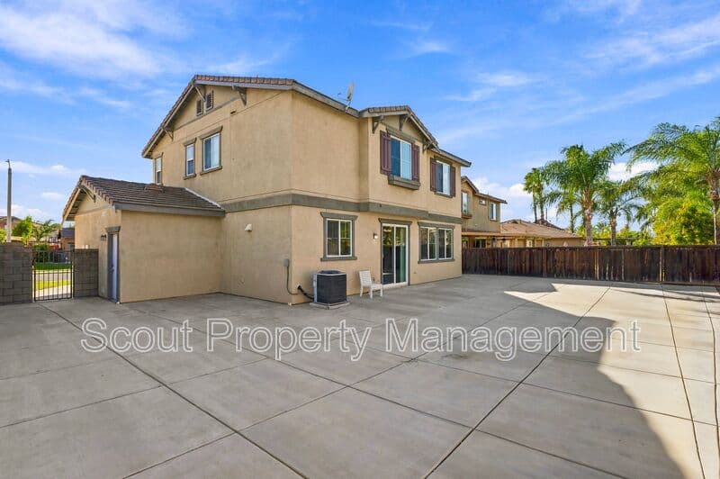 Menifee House: 29128 Rockledge Drive