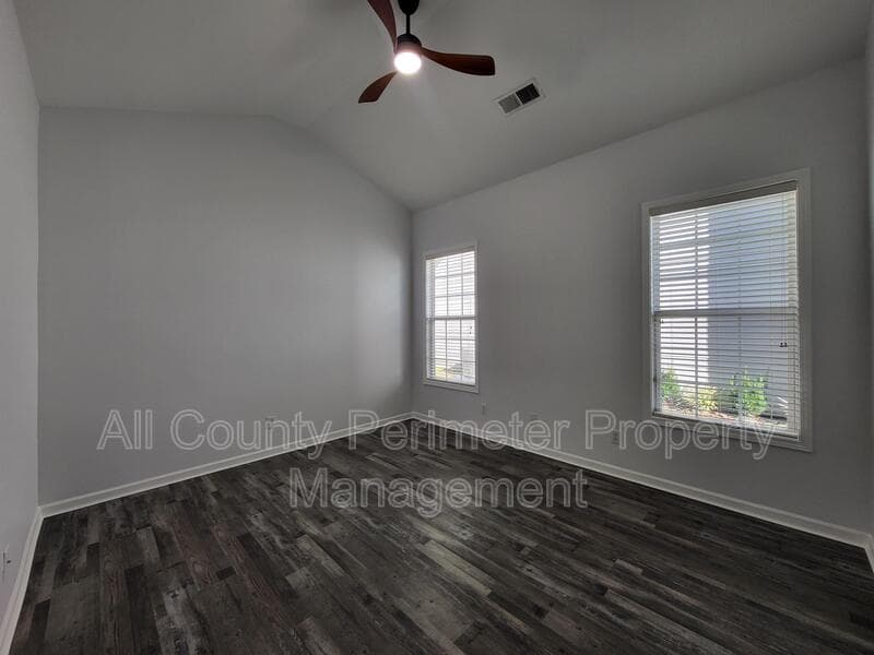 Braselton House: 6885 White Walnut Way