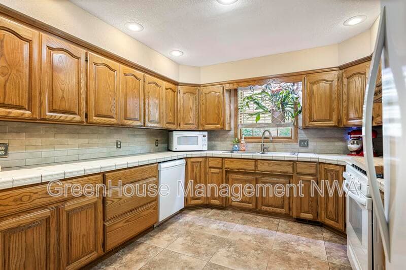 Bentonville House: 1609 SW 2nd Street