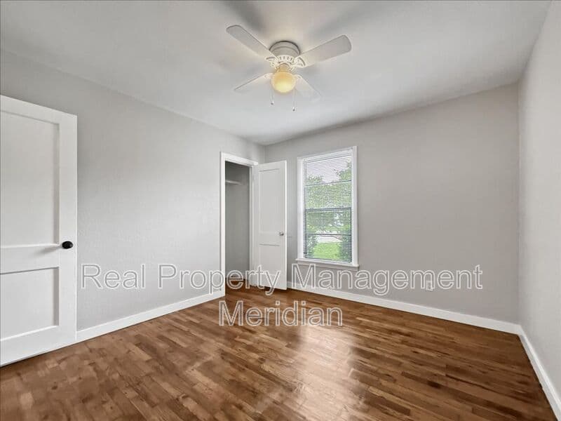 Forth Worth House: 4929 Donnelly Ave
