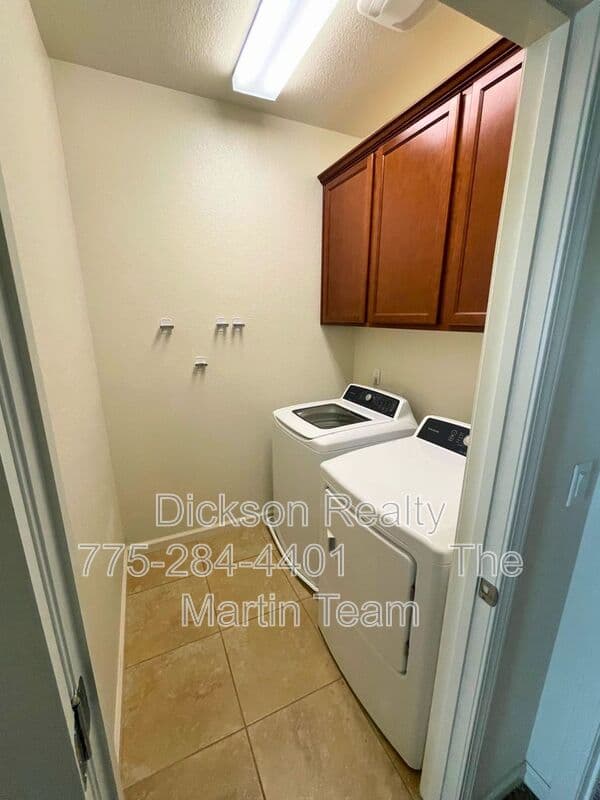 Sparks House: 3050 Sterling Ridge Circle