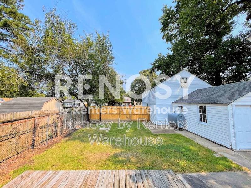 Norfolk House: 1084 Norview Avenue