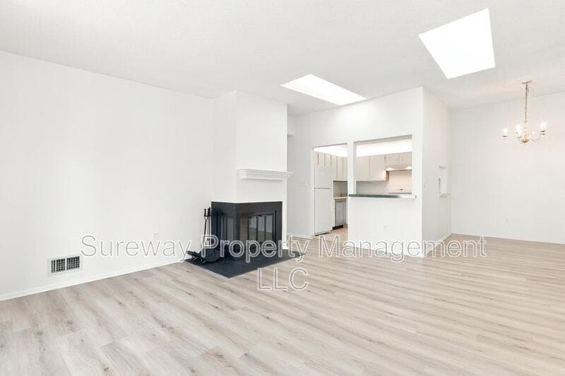 Hamilton Condo: 58 Willow Ct