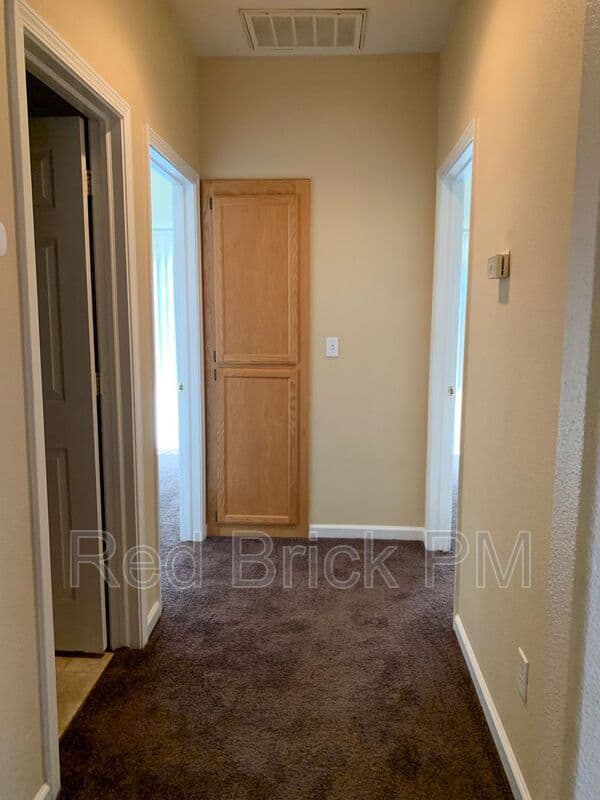 Merced House: 620 Gateway Dr.