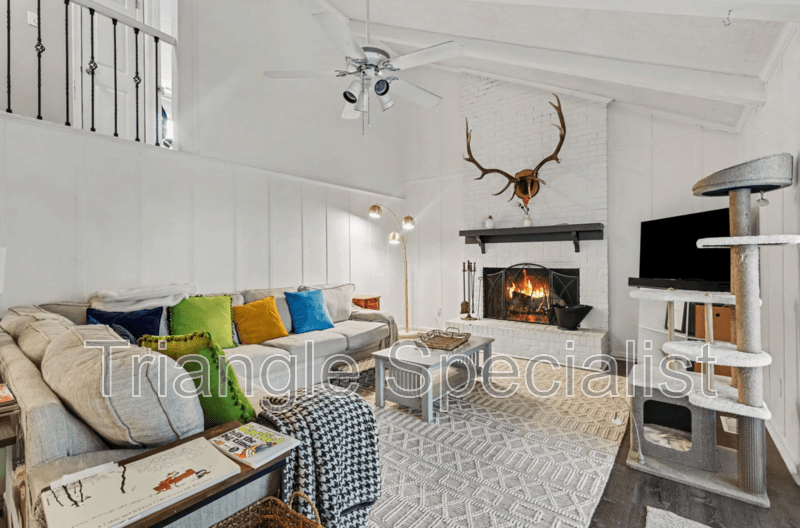 Raleigh House: 4101 Pickwick Drive