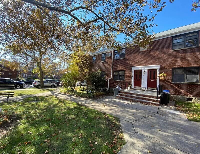Whitestone Condo: 160-19 16th Ave