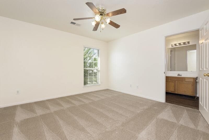 Dickinson Townhome: 2130 St Lucia Calle