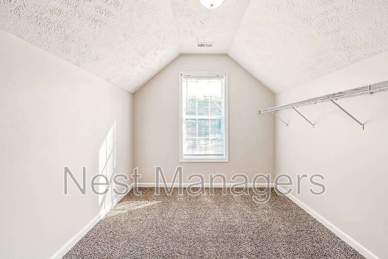 Fayetteville House: 519 Abbottswood Dr