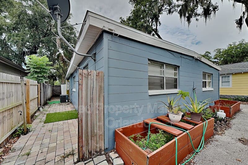 Orlando Condo: 313 S Lawsona Blvd