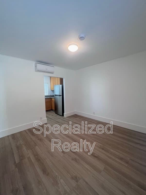 Los Angeles Condo: 1420 Isabel Street