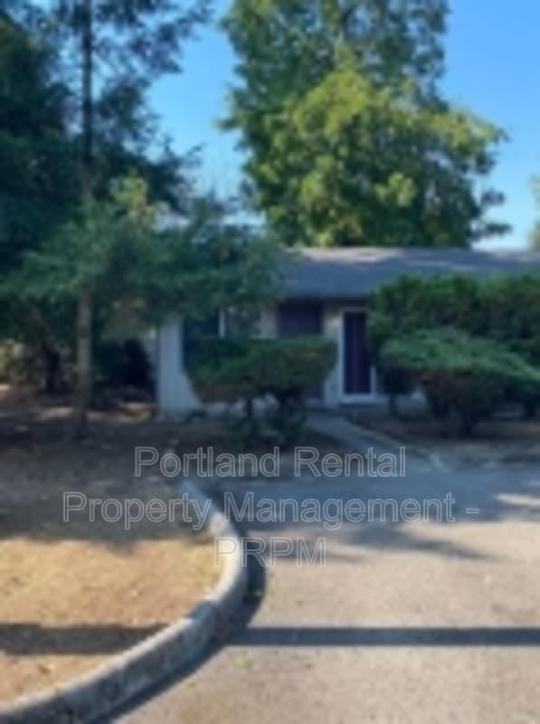 Portland Condo: 19115 Southeast Yamhill Street - E