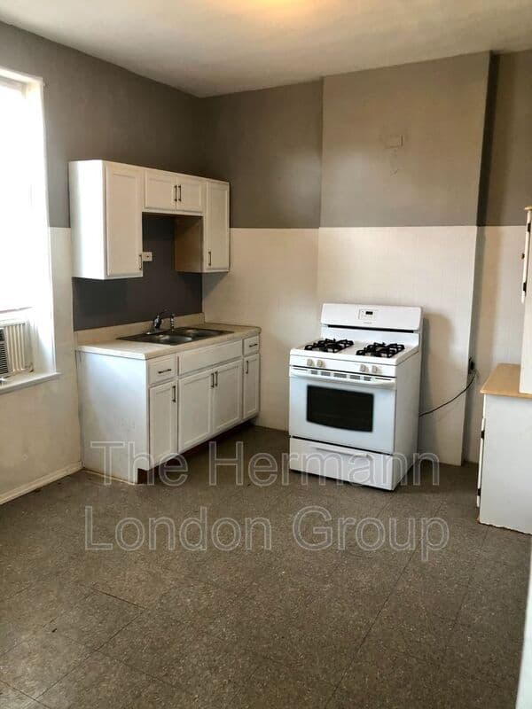 Saint Louis Condo: 512 Eiler