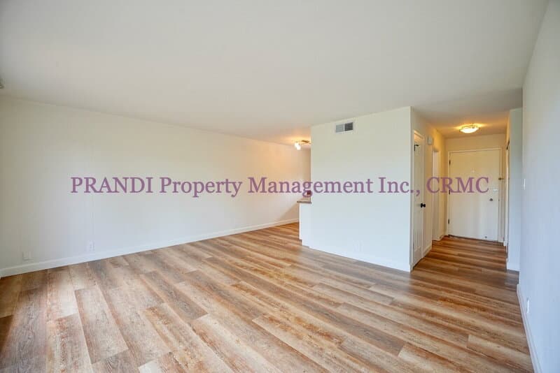 Tiburon Condo: 20 Circle Dr
