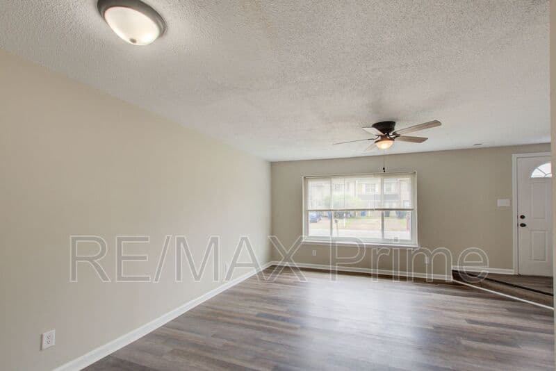 Virginia Beach House: 5375 Grand Lake Crescent