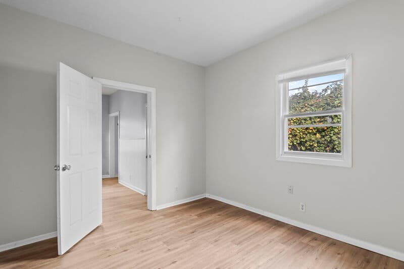 Springfield House: 1220 North Poole Avenue