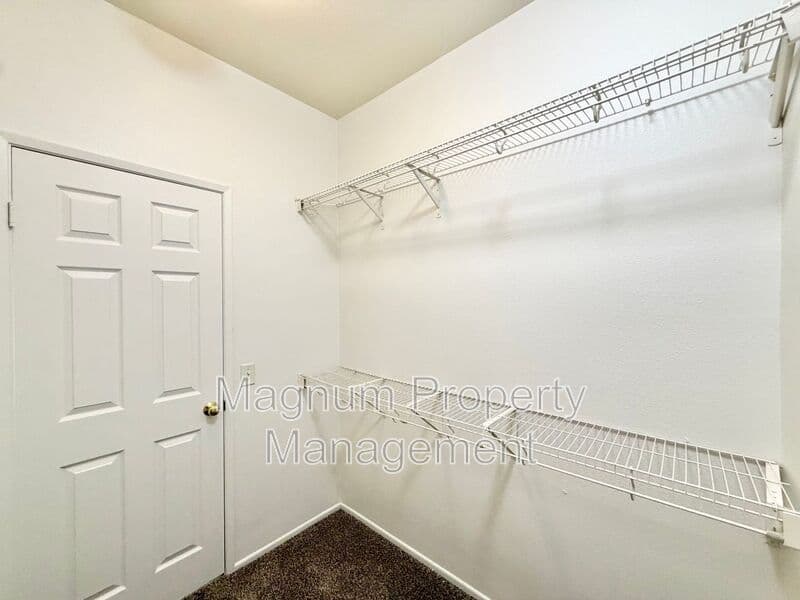 Riverside House: 11324 Riverleaf Dr