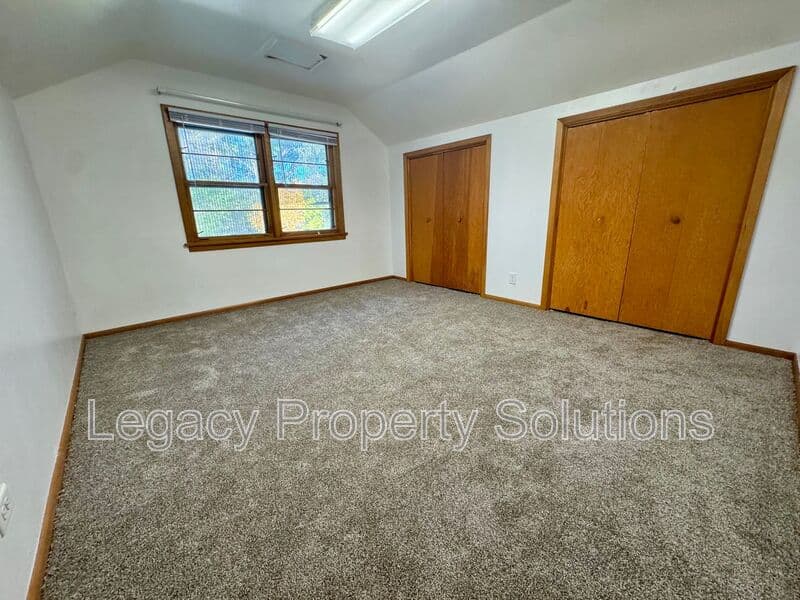 Bismarck House: 612 N 19th St