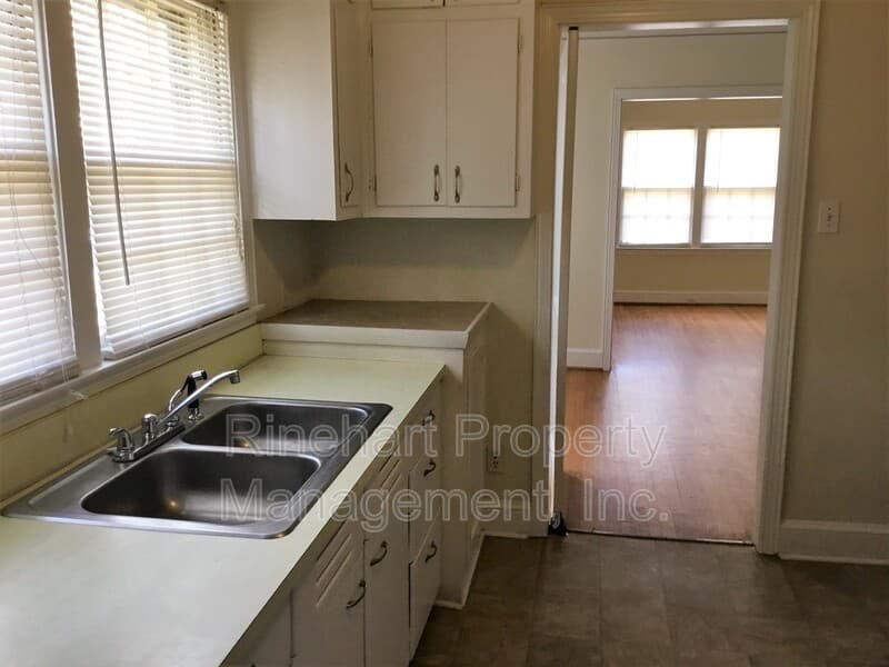 Rock Hill House: 1035 Candlewood Lane