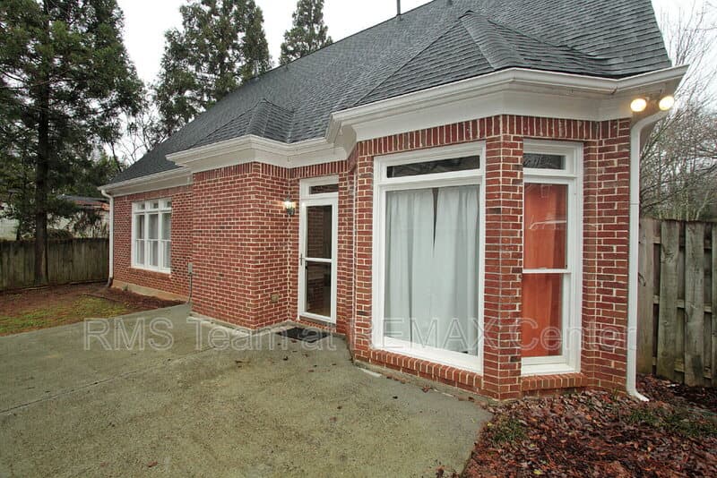 Atlanta House: 1360 Eastgate Ct SE