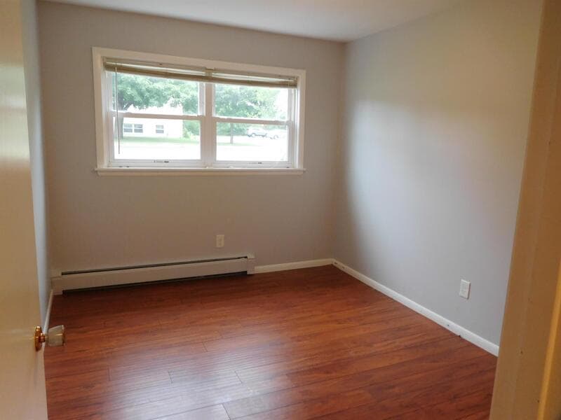 Monticello Condo: 705 E 3rd St #1