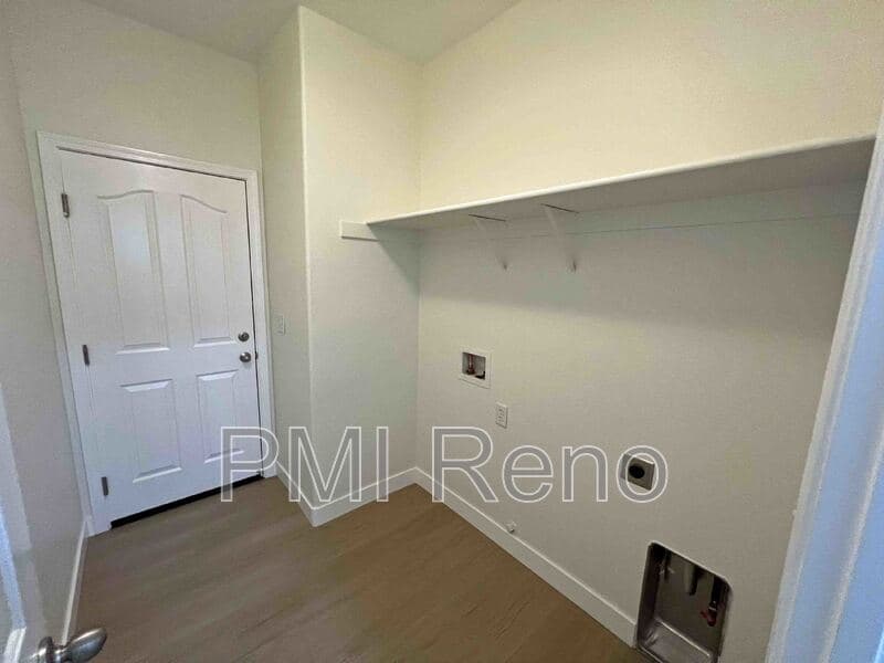 Reno House: 525 Verelli Court