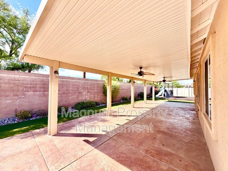 Menifee House: 33205 Gypsum St