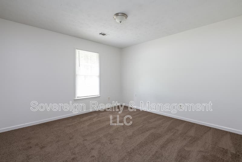 Jonesboro House: 8165 Magnolia Dr